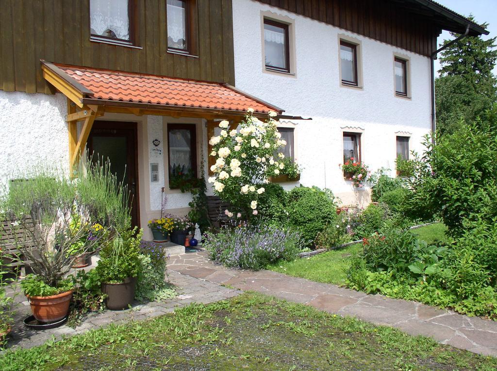 Hotel Gästehaus Monalisa Grabenstätt Exterior foto