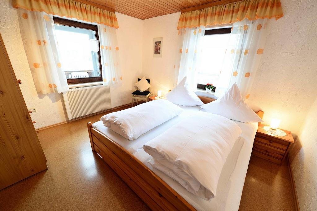 Hotel Gästehaus Monalisa Grabenstätt Zimmer foto